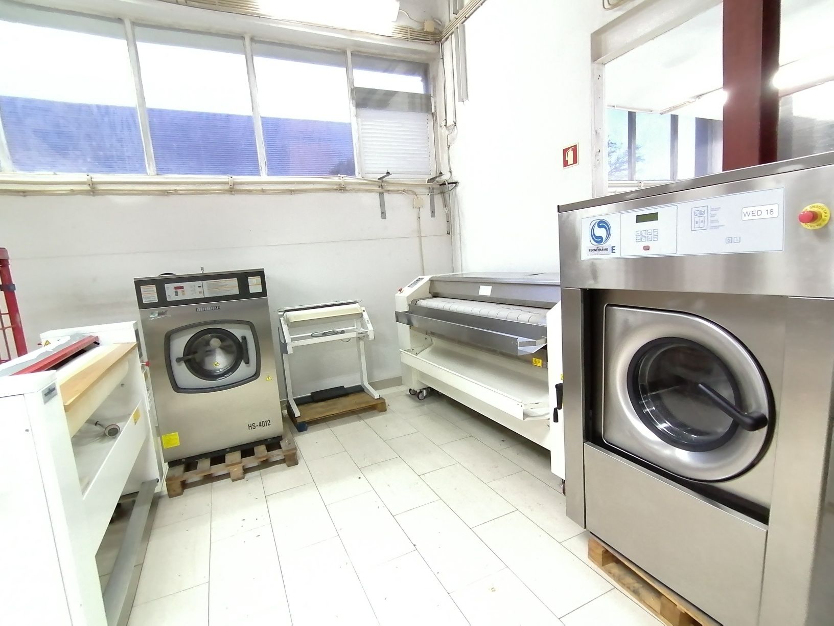 Leilão de equipamentos novos e usados para lavandaria industriais