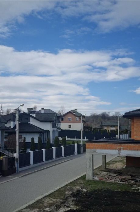 Продаж  окремостоячого  будинку  в затишному місці  с. Зубра біля лісу