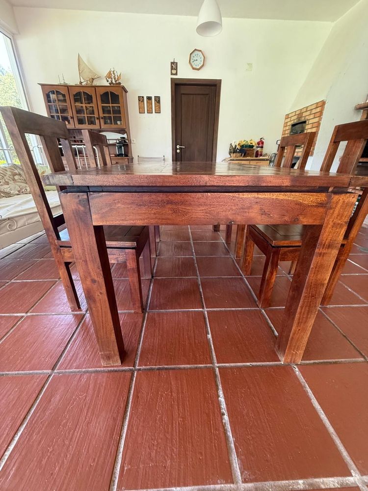 Mesa Teca com 4 cadeiras da Companhia do Campo.