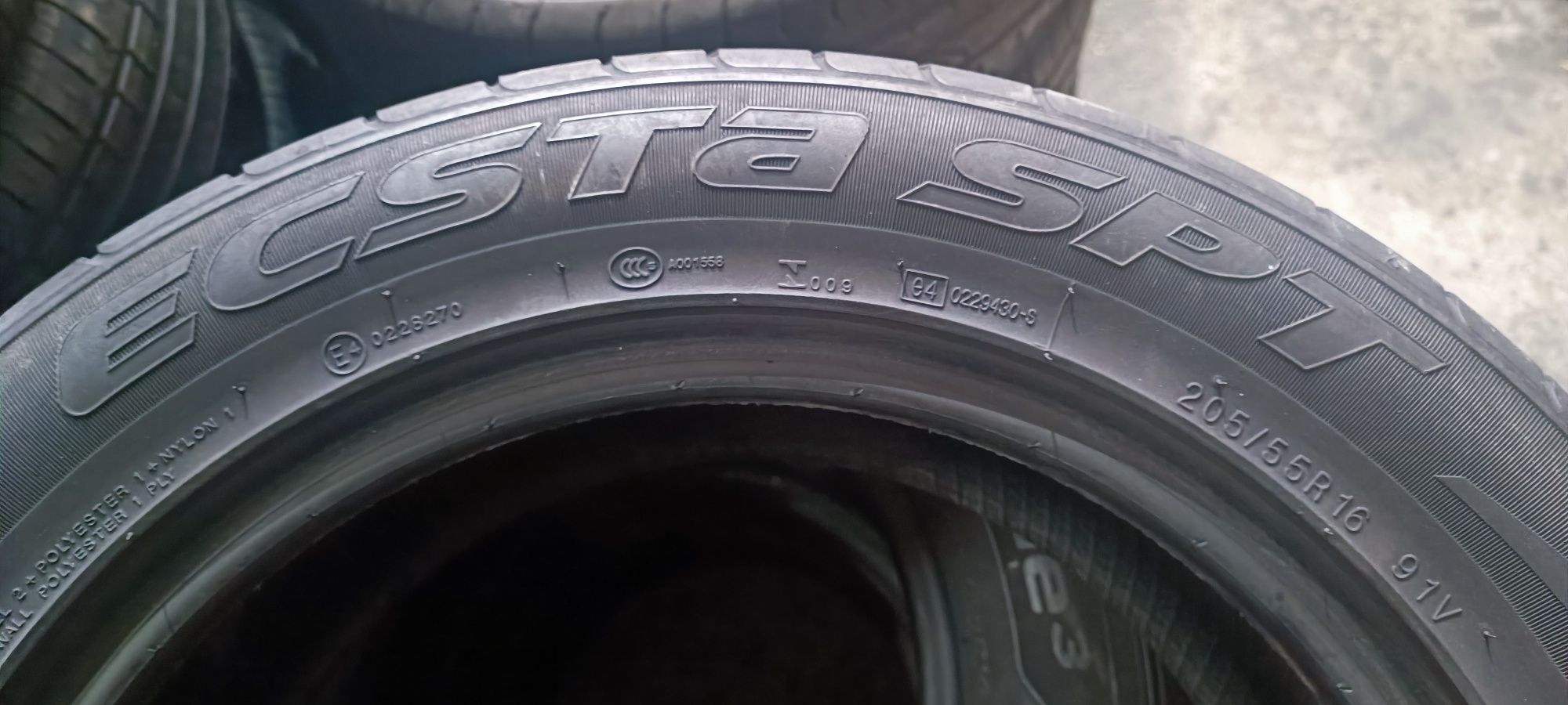 Автошини 205/55 R16 Kumho Ecsta SPT Літо бу 215.205.195-556045 Склад