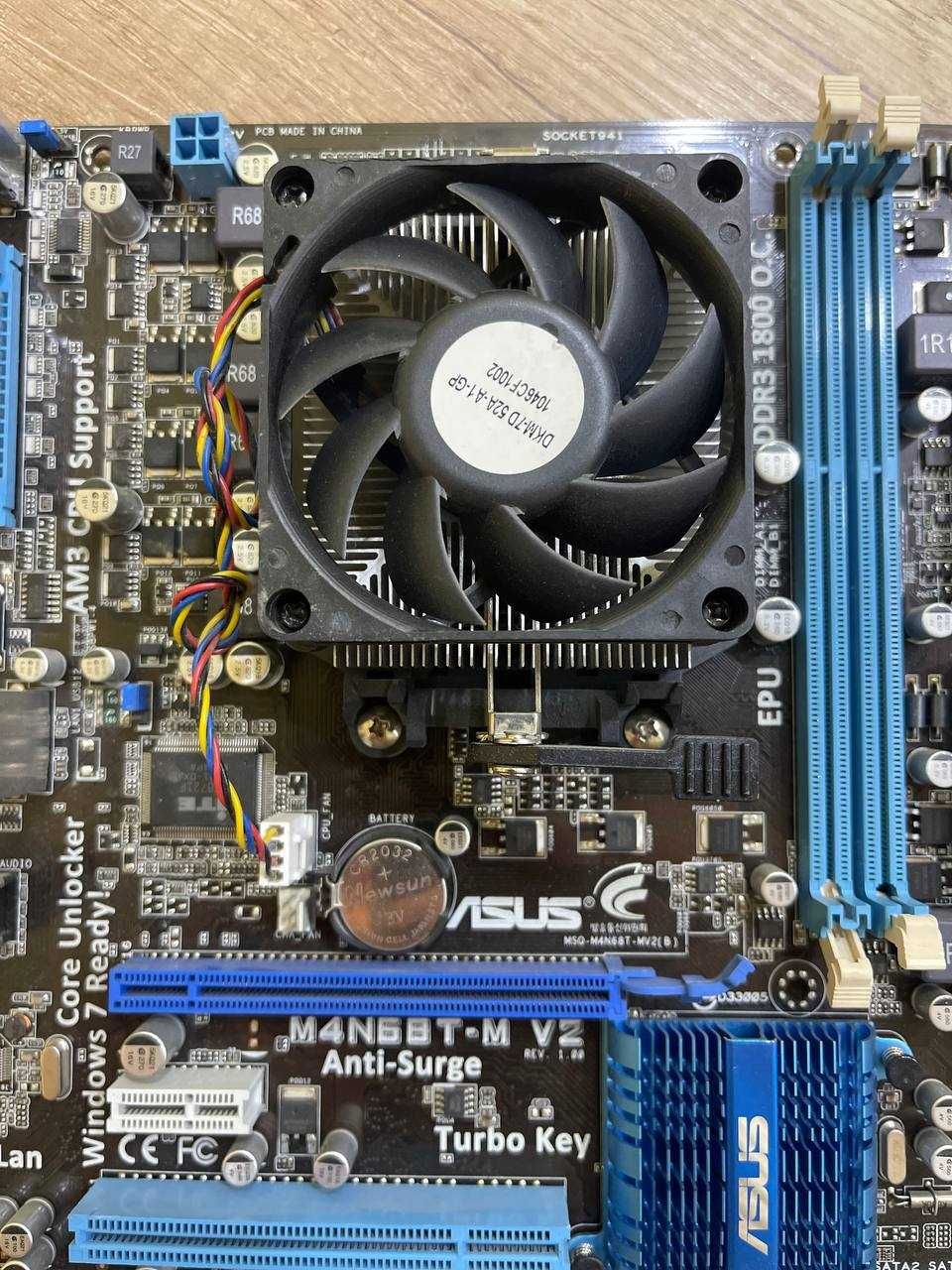 Материнська плата ASUS M4N68T-M V2