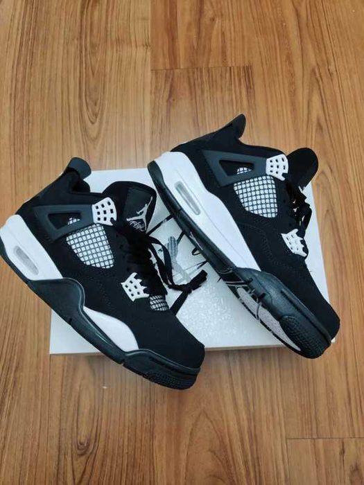 Jordan 4 Retro White Thunder R.38