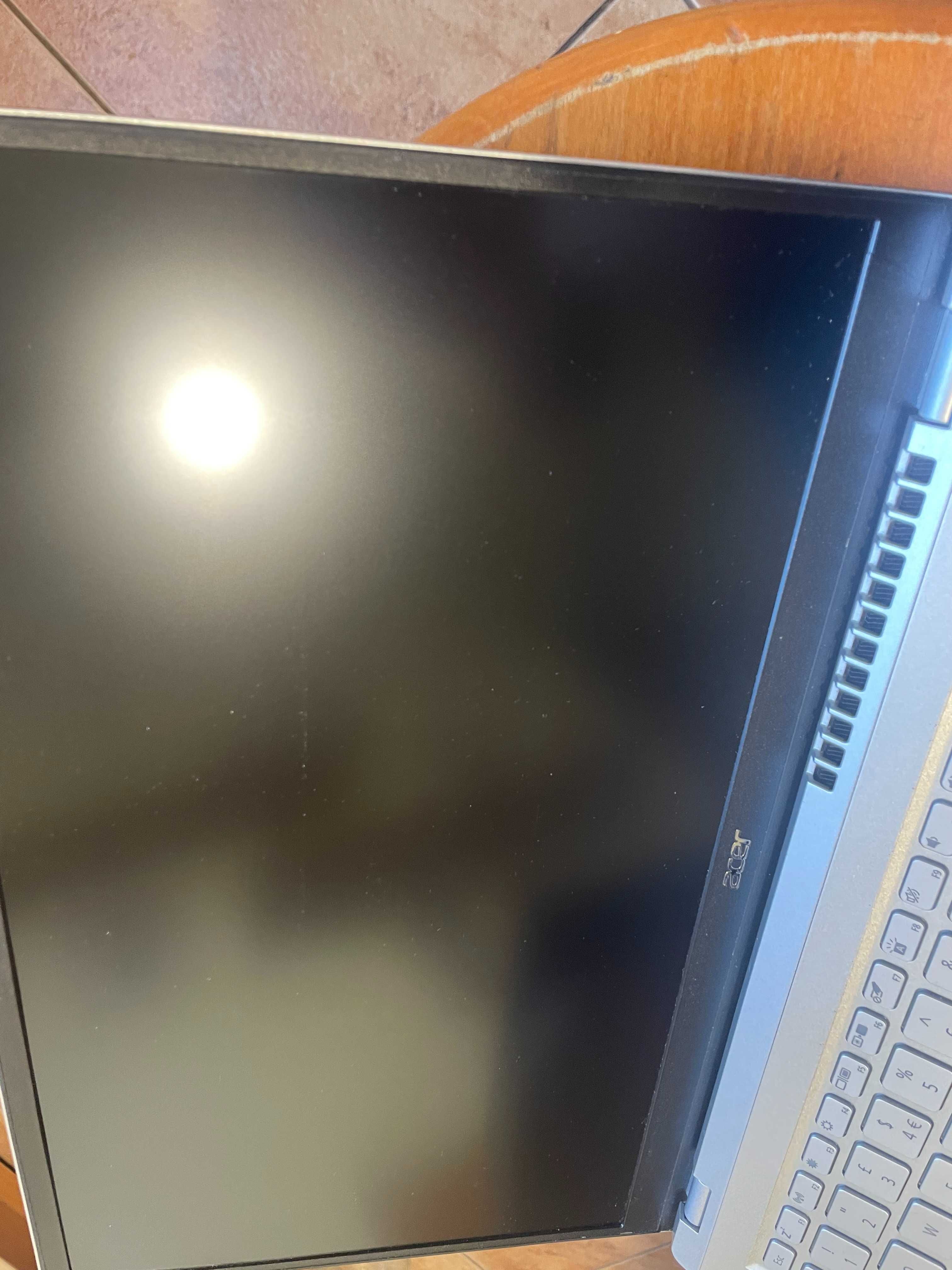 Acer Swift 3 SF314-511, i5-1135G7, 8gb, 256ssd