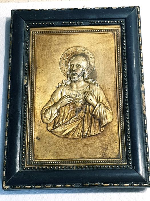 Antiga imagem de Sagrado Coração Jesus em latão dourado emoldurada