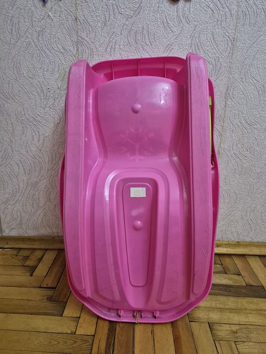 Дитячі санчата для дівчинки