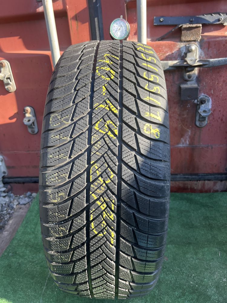 Opona Bridgestone 225/55/18 pojedynka