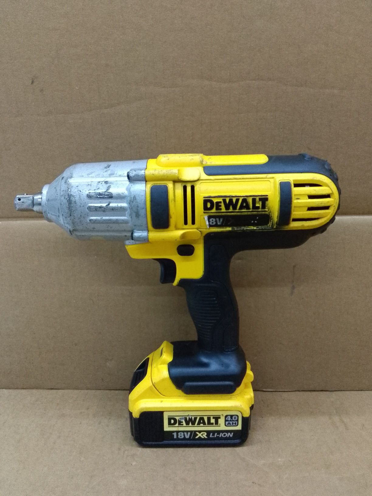 DeWalt DCF889 Akumulatorowy Klucz Udarowy 1/2" 540Nm 18V 4.0Ah
