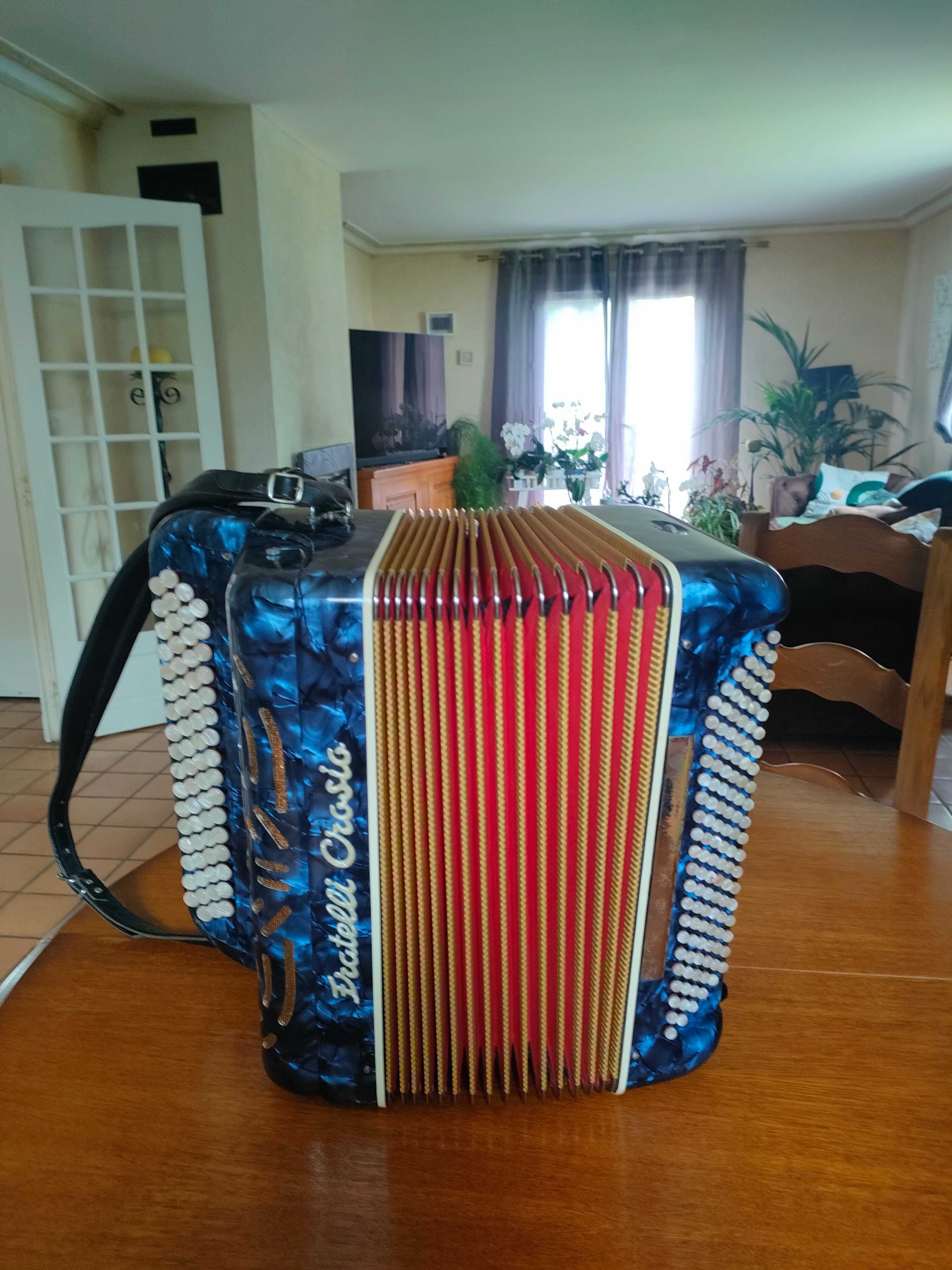 Vendo acordeão fratellicrosio