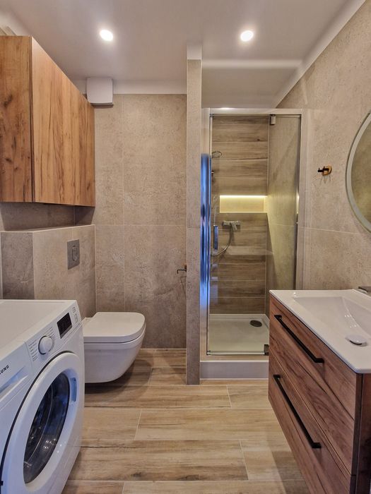 Wykończenie łazienek,  wymiany kabin prysznicowych