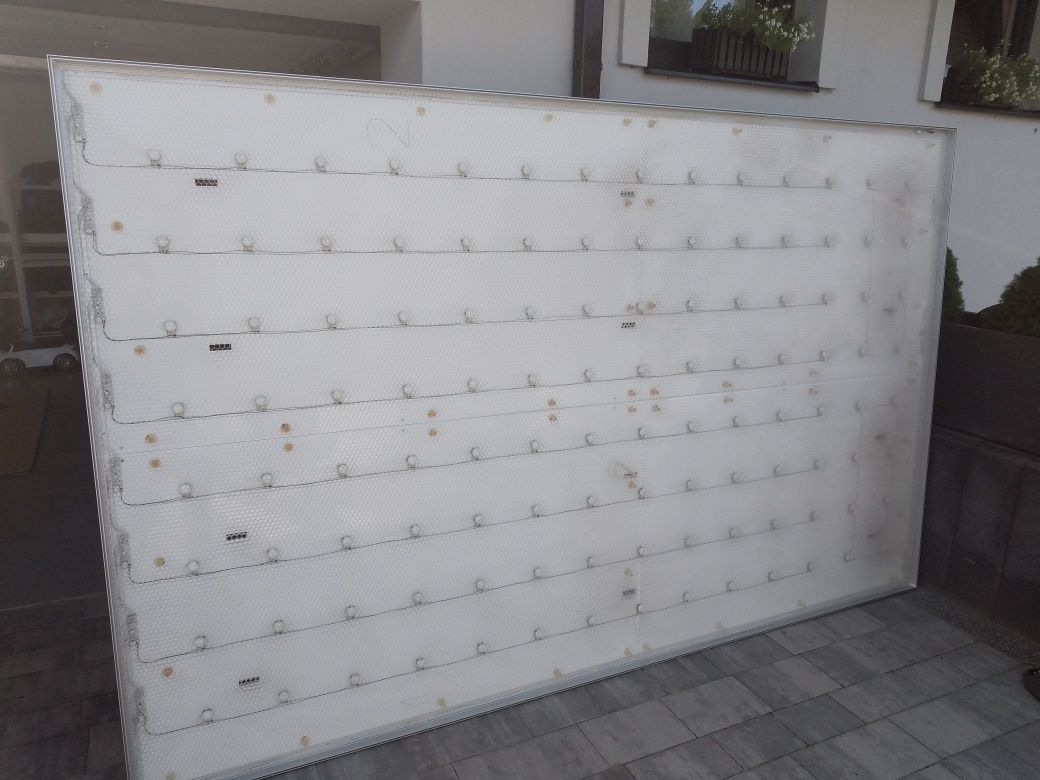 Reklama aluminiowea 288cm x 180cm LED dwa zasilacze