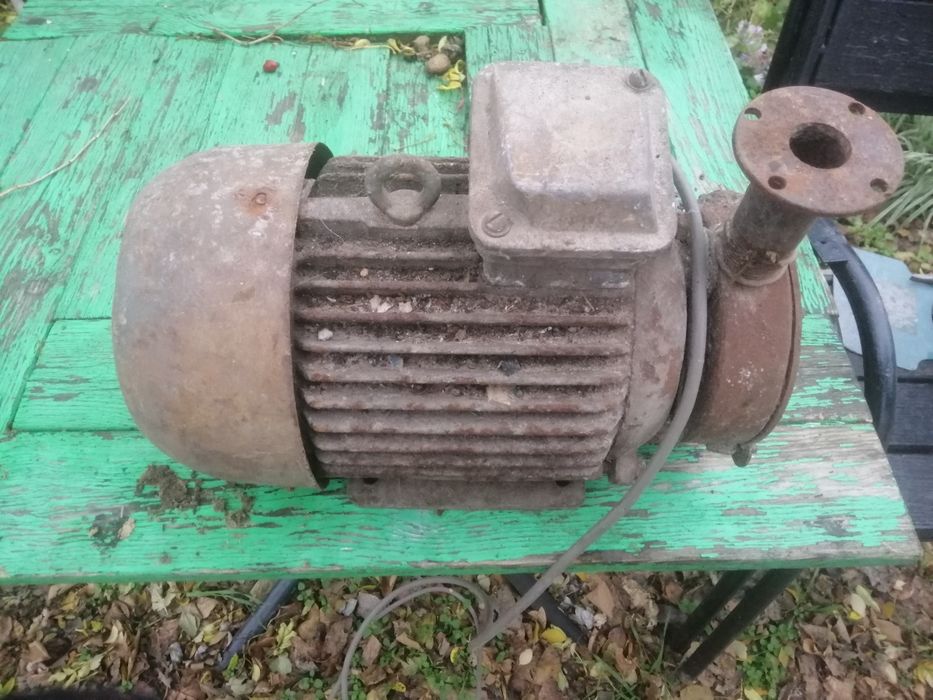 Електродвигун, крупорушка, корморізка