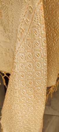 Antyczny Kobierzec złoty ozdobny trójwymiarowy tkany z frędzlami, obru