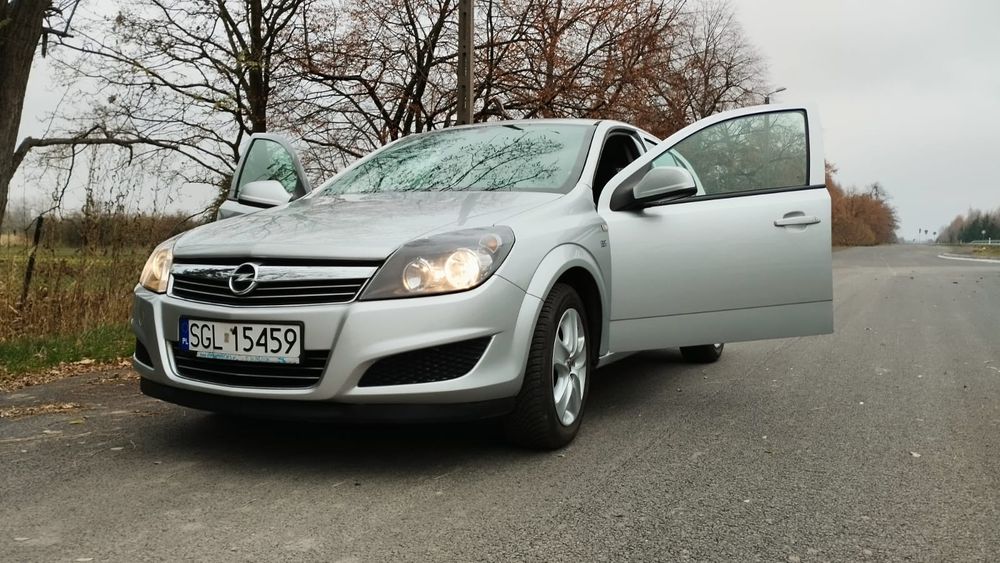 Opel Astra H 2011 1,6 benzyna
