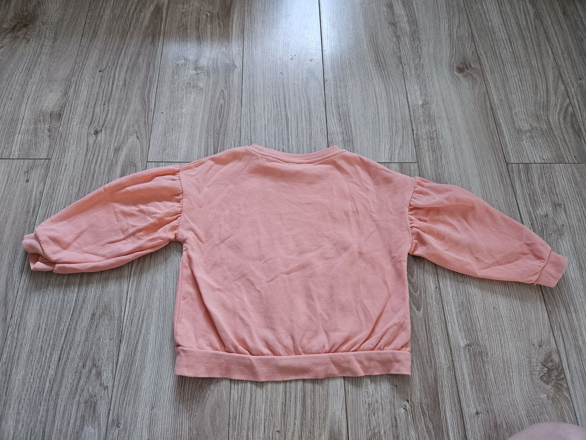 Bluza morelowa River island z bufiastymi rękawami napis sass Queen