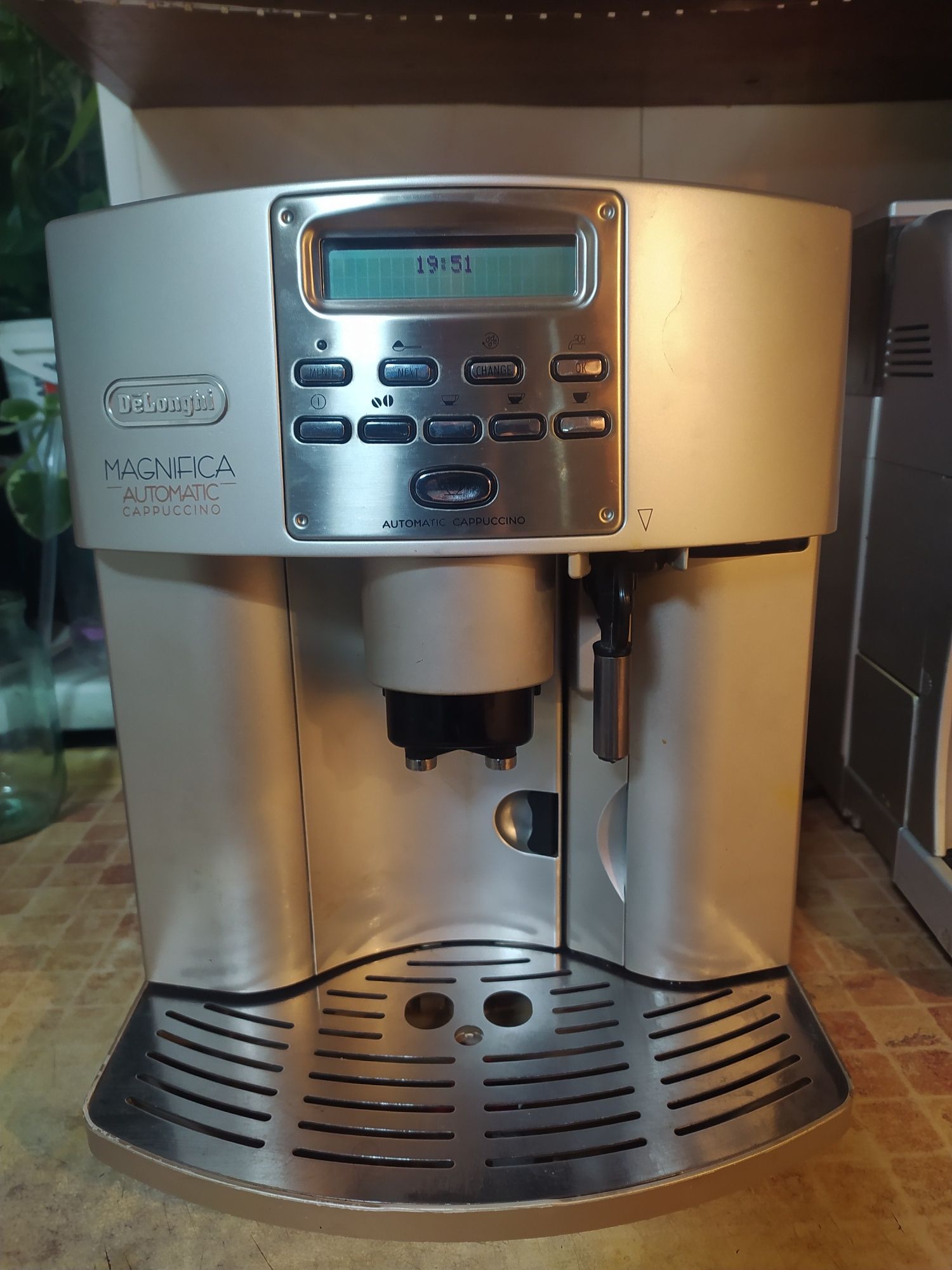 Кофемашина Delonghi magnifica automatic cappuccino