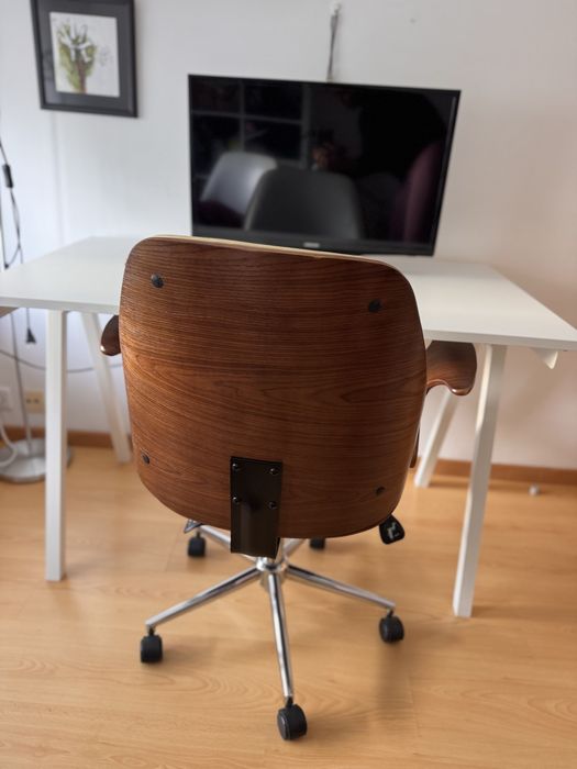 Conjunto de Secretária + Cadeira de Escritório + Ecrã