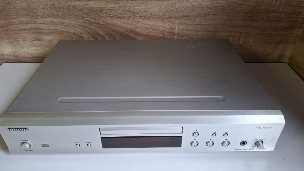 Odtwarzacz CD Onkyo DX- 7355