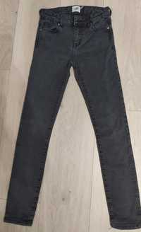 Spodnie jeansowe rozmiar 146-152 dla dziewczynki