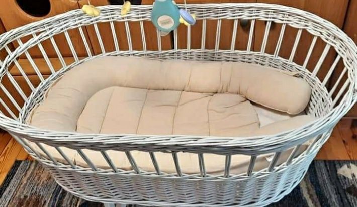 Wiklinowy kosz mojzesza na kółkach kokon gratis