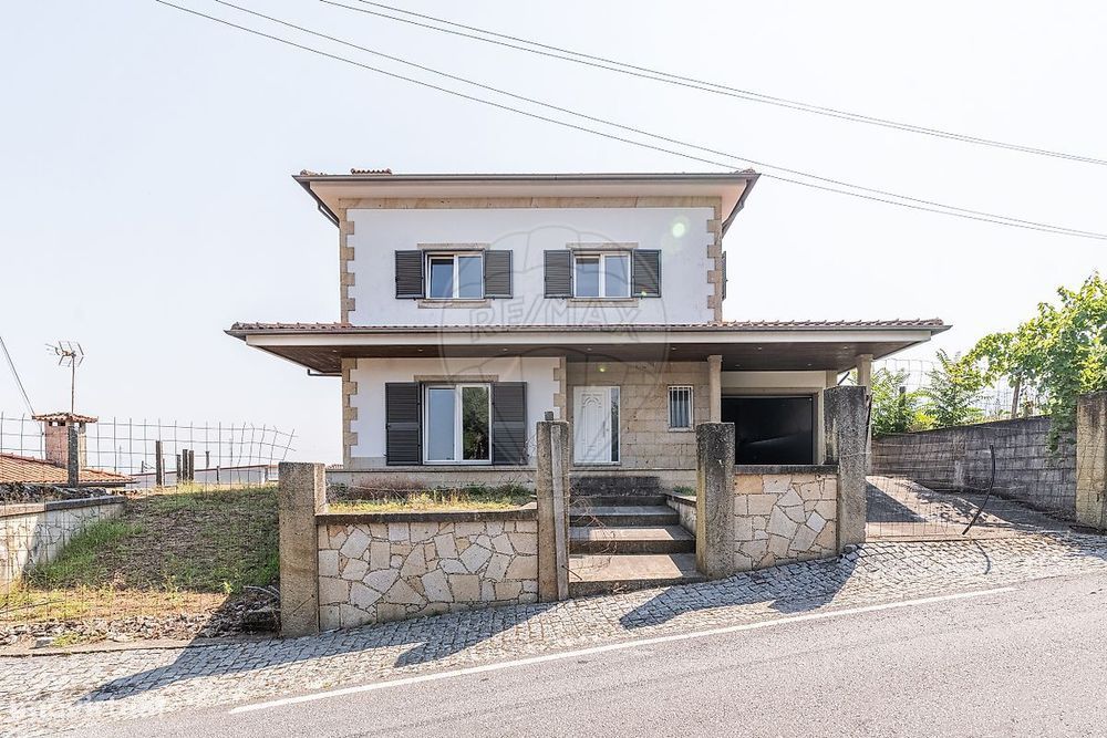 Moradia T4 para venda