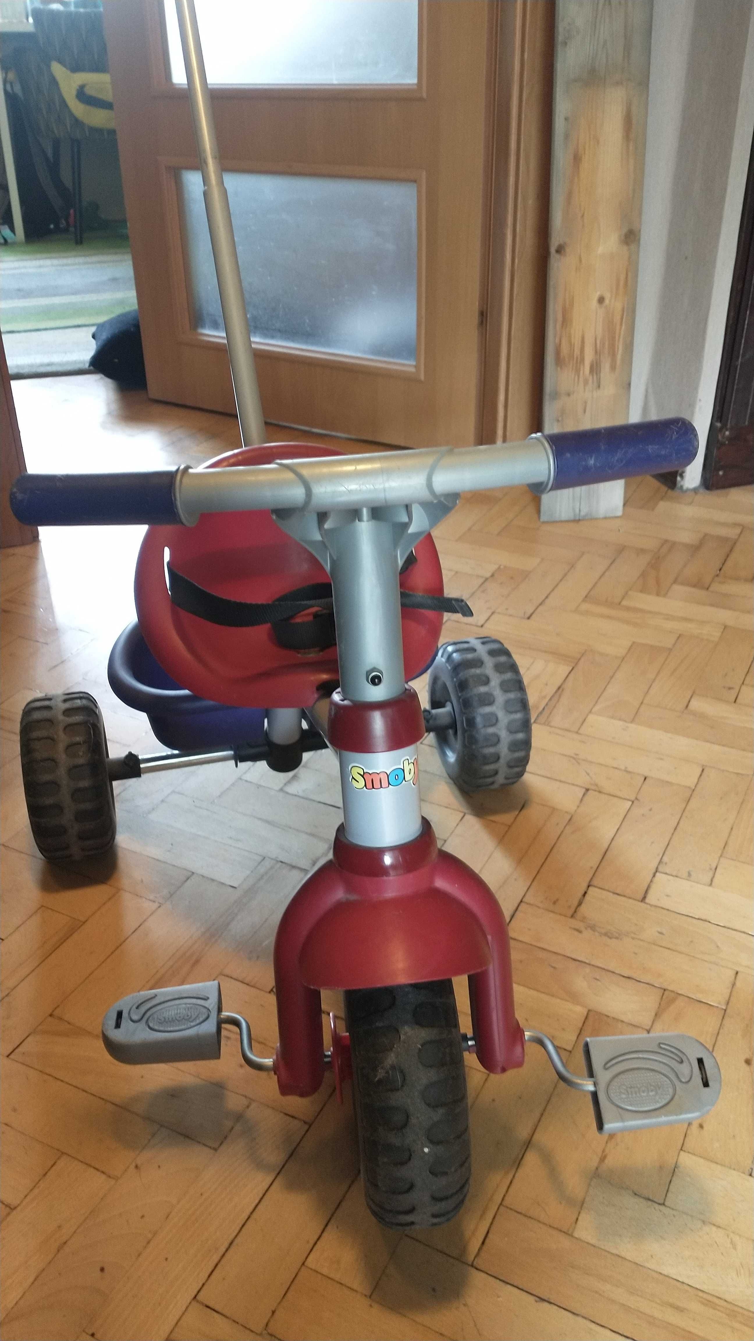 Rowerek trójkołowy dla małego dziecka