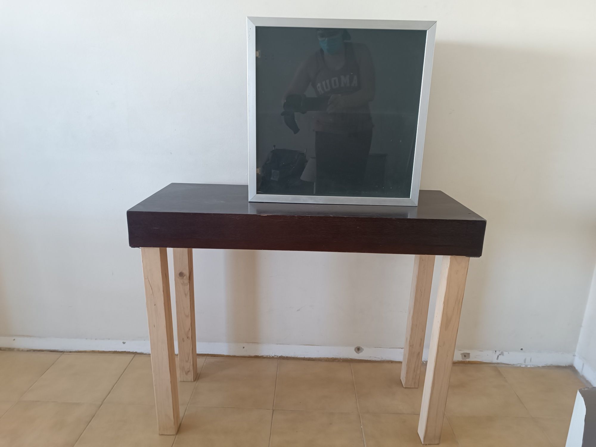 Vendo cubo com mesa