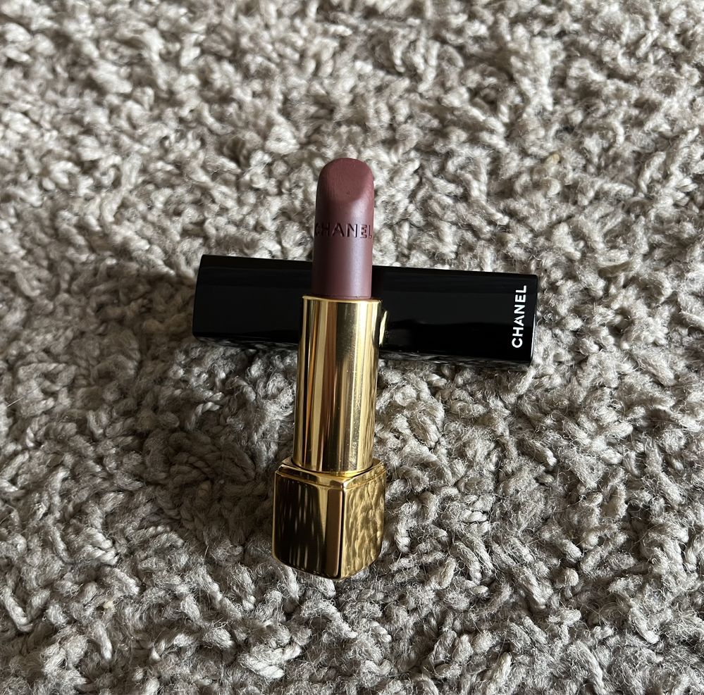 Chanel Rouge Allure Velvet 41 L’exquise pomadka szminka do ust