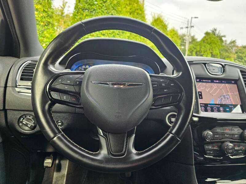 2017 Chrysler 300