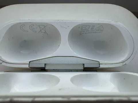 Oryginalne Etui Apple Airpods Pro z Ładowaniem Bezprzewodowym A2190