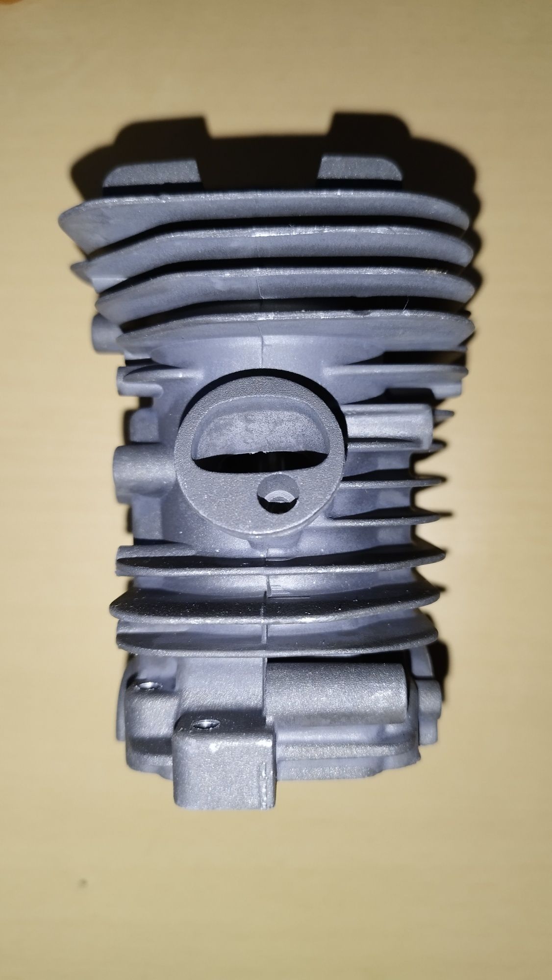 Cylinder do Oleo-mac