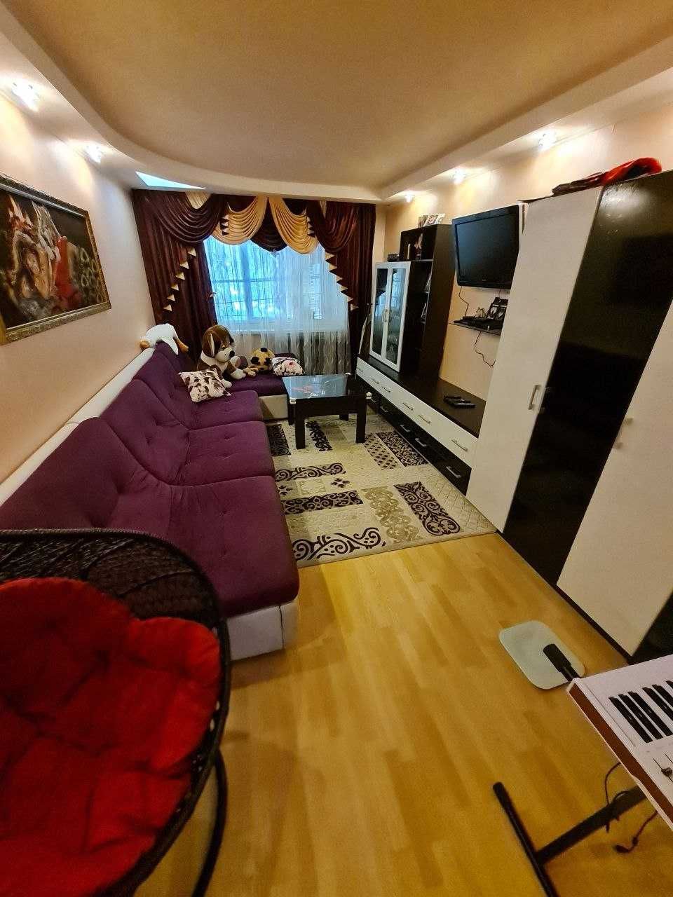 Продам 3 кімн. квартиру р-н кафе "Мерлін". Ремонт. 52000