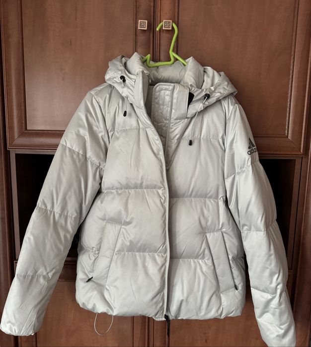 Пуховик Adidas.