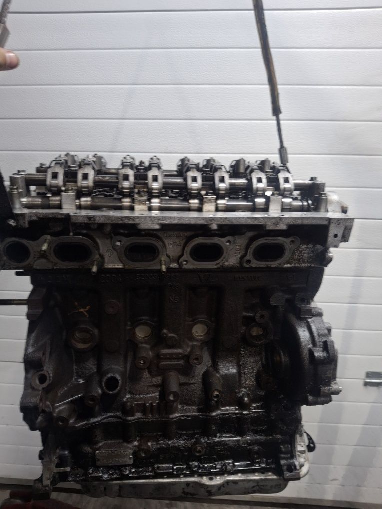 Silnik słupek bez osprzętu 2.5 dci g9u a750 master II 05r
