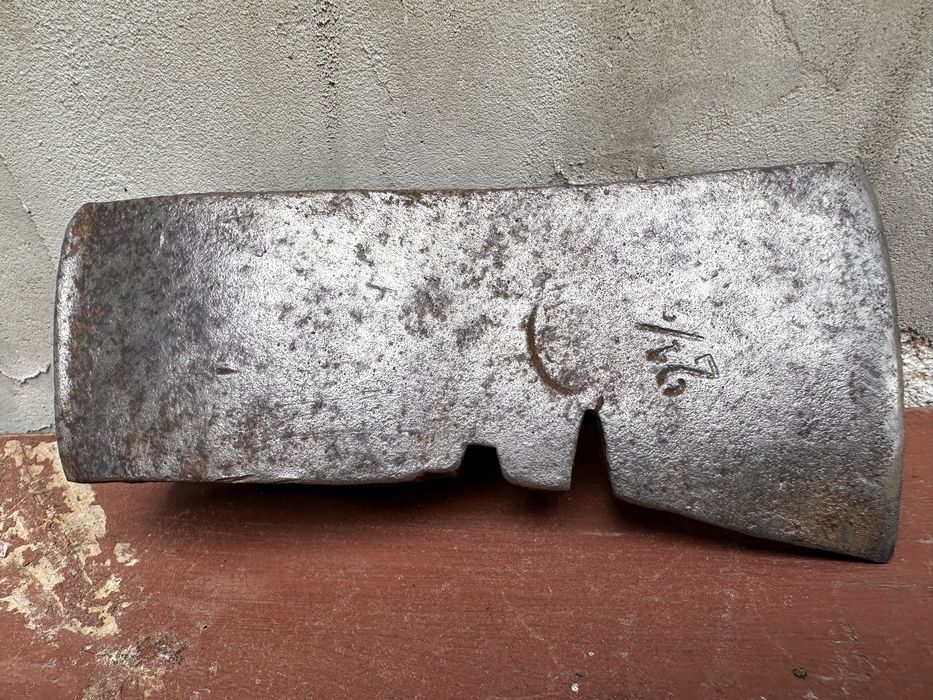 Stara ciekawa sygnowana kuta siekiera oldschool