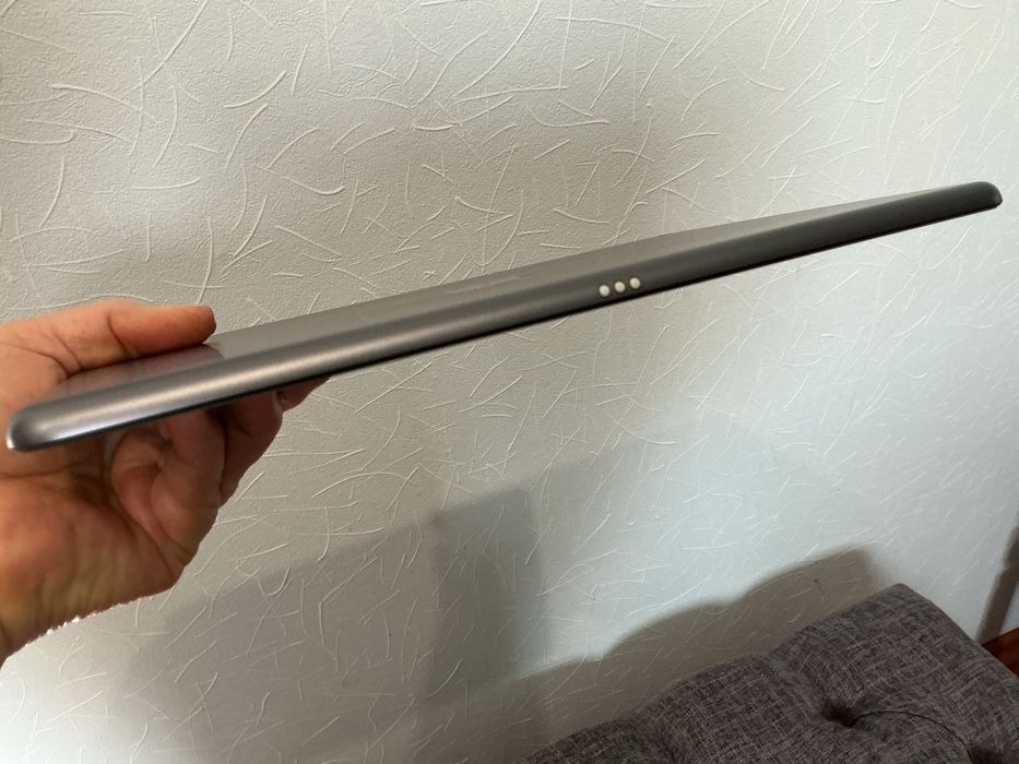 Продам IPad(8thGeneration) wi-fi