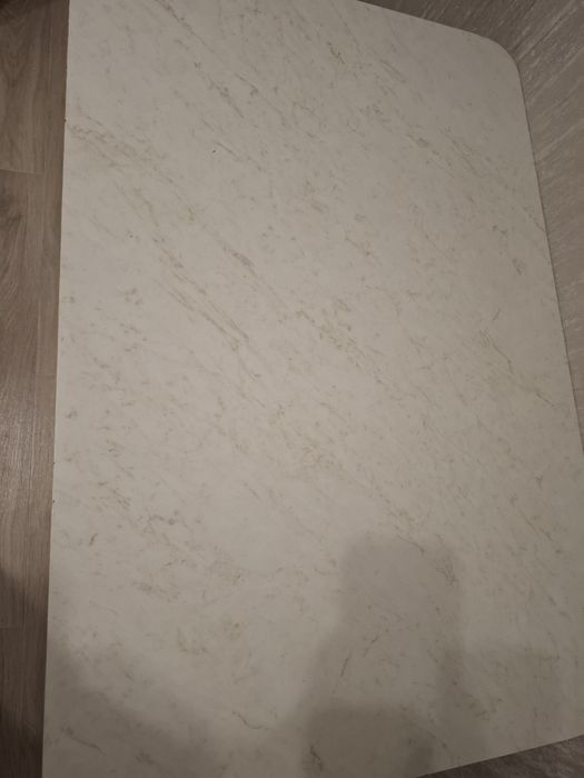 Продаю стол, 2 стула, 1 табурет