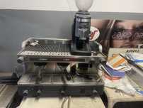 Maquina de cafe usada+moinho