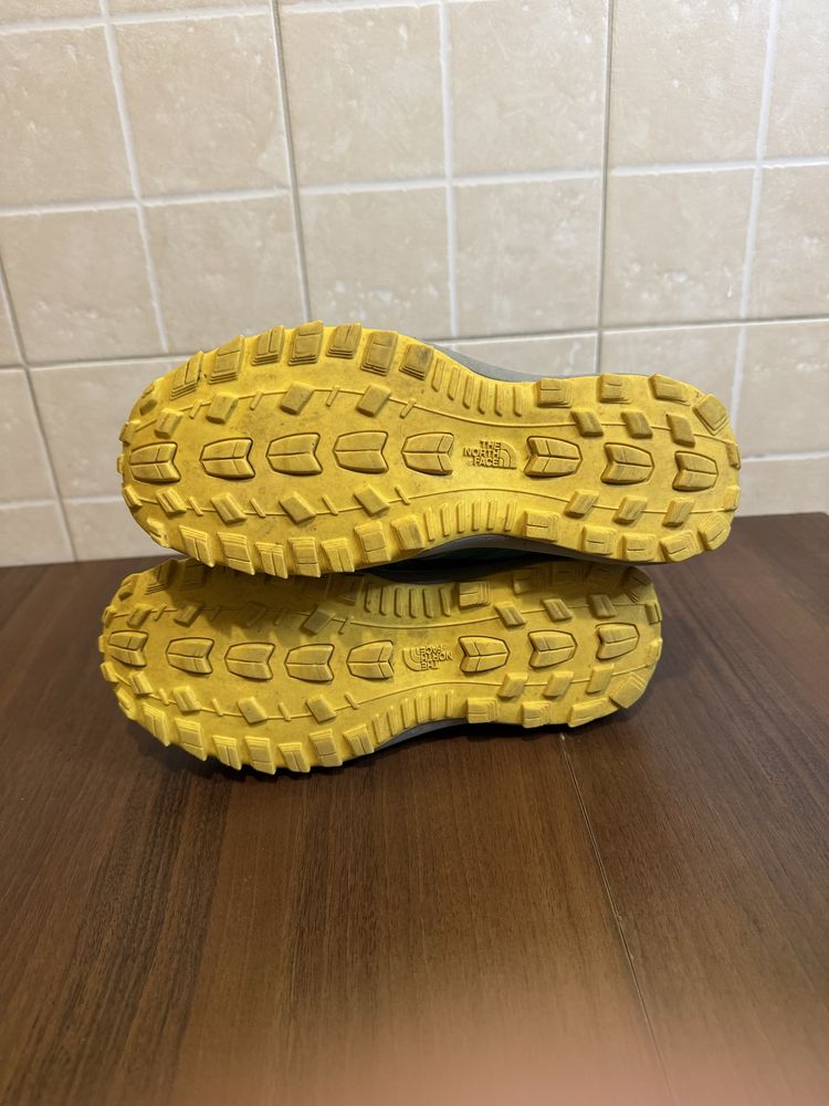 Трекінгові кросівки TNF the north face 39р