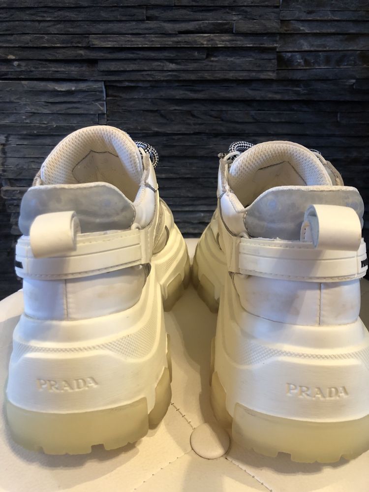 Prada białe sneakersy