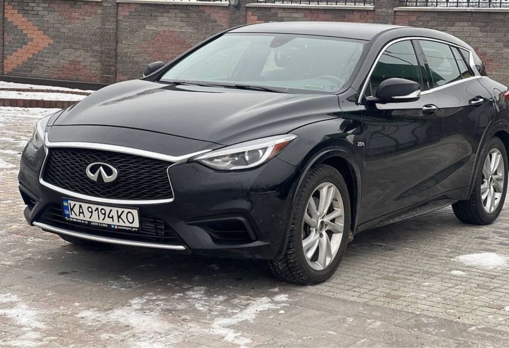 Автомобиль Infiniti QX 30