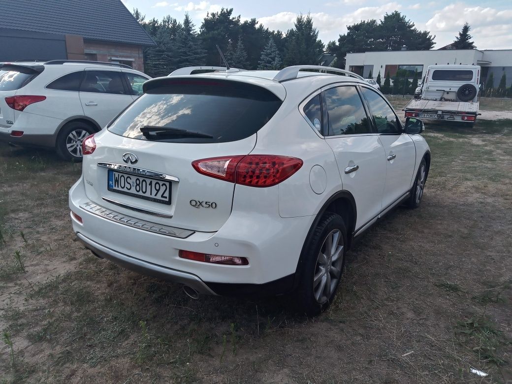 Infiniti QX50 3.7 V6 GAZ lekko uszk okazja