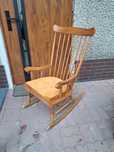 Fotel bujany drewniany