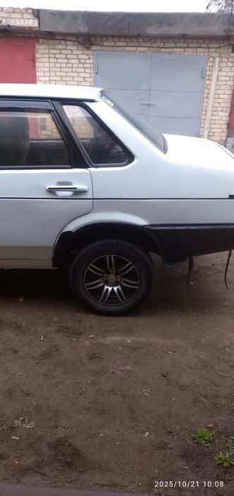 Продам ваз 21099