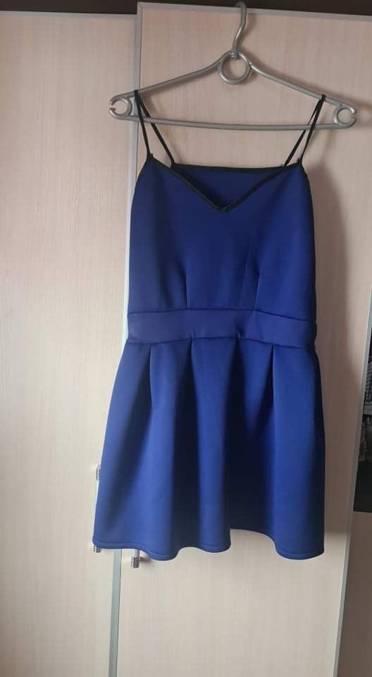 Śliczna niebieska sukienka rozmiar 34 , XS