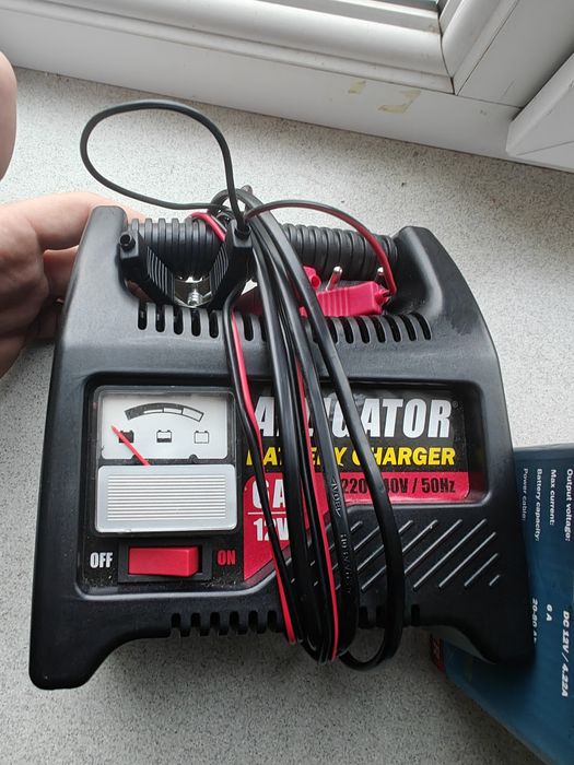 Продам зарядний пристрій 6а