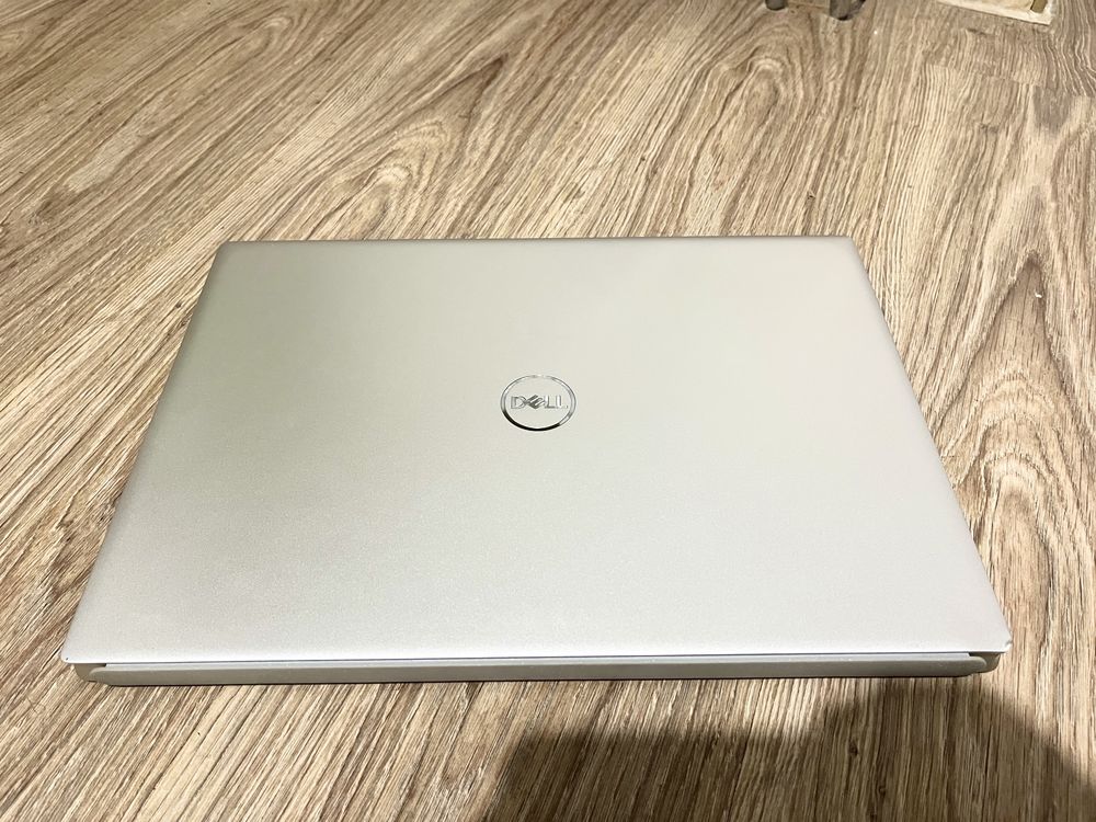 Dell Inspiron 16 5620 Intel® Core i5-1235U