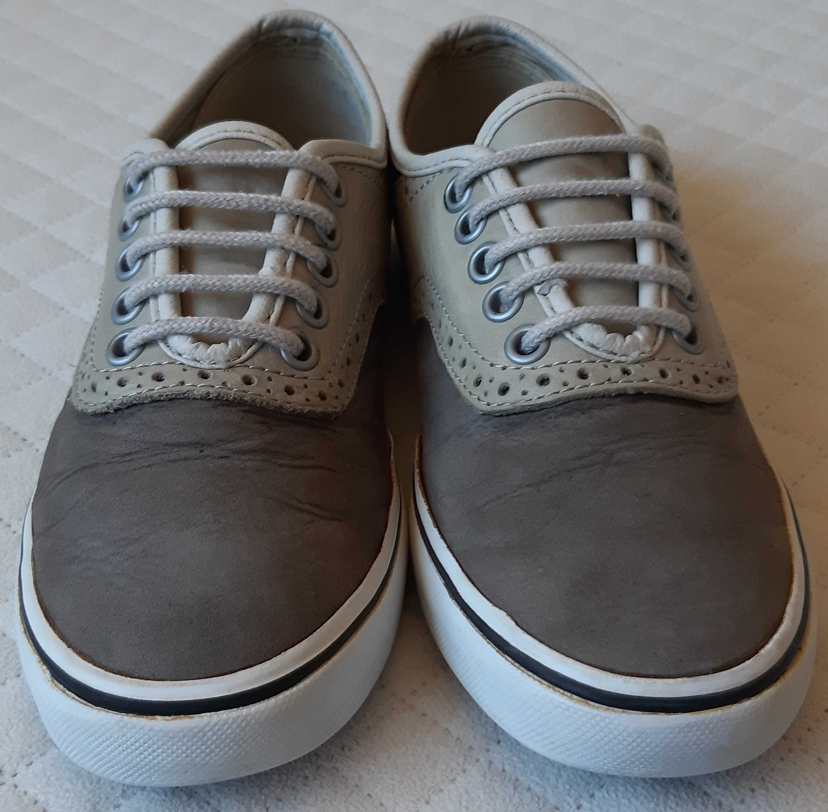 Beżowe buty Vans