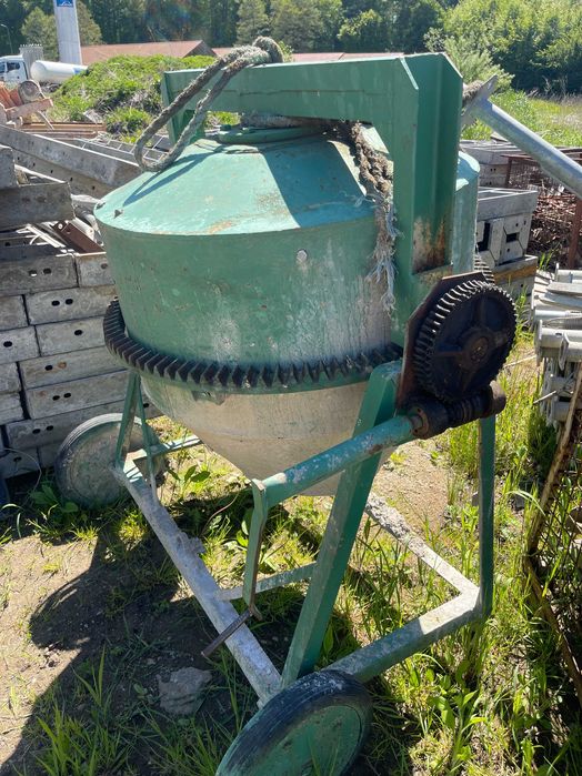 Betoniarka 250 l