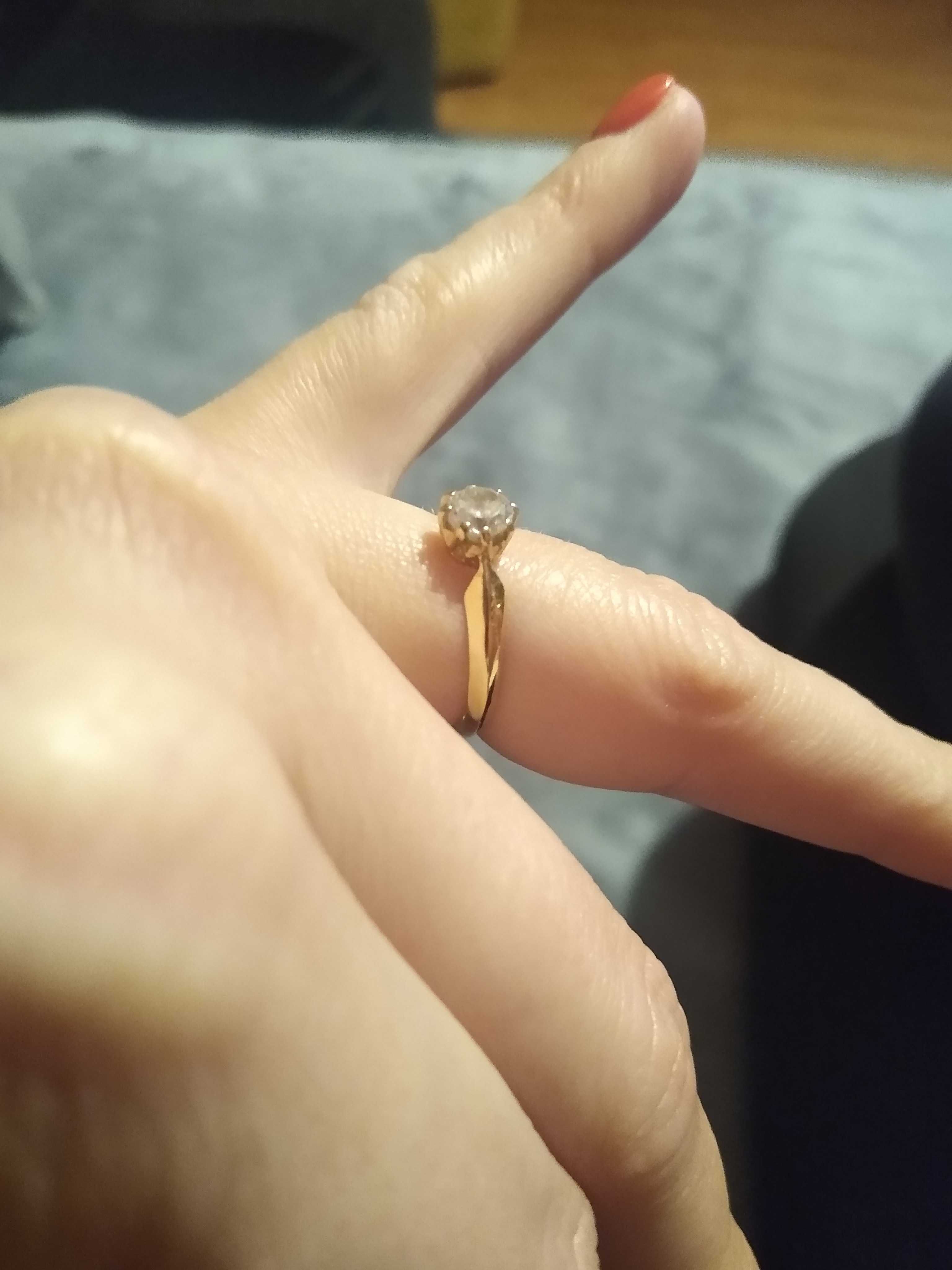 Złoty pierścionek próba 585 rozmiar 13, piękny