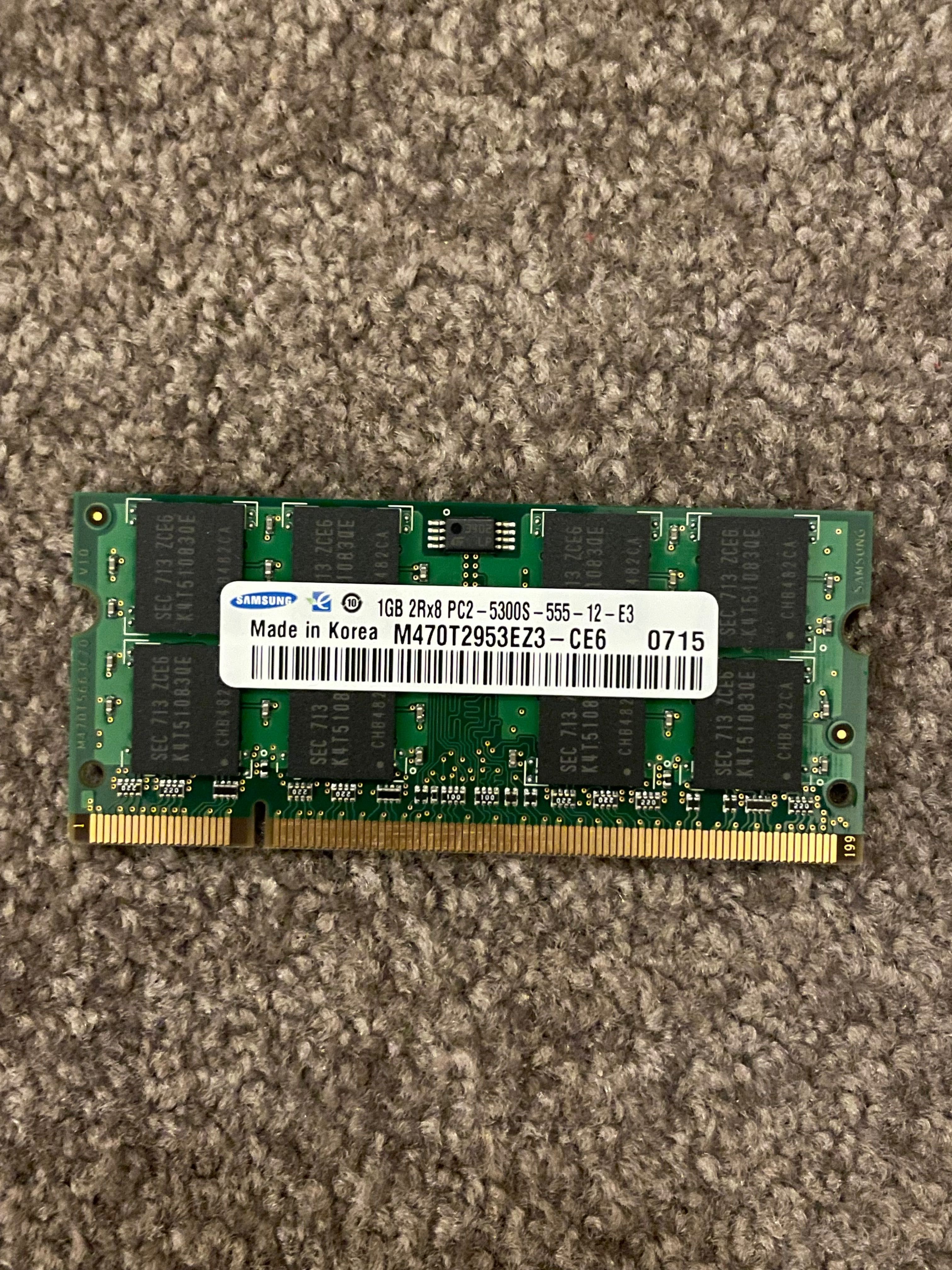 Memória RAM 1GB marca samsung